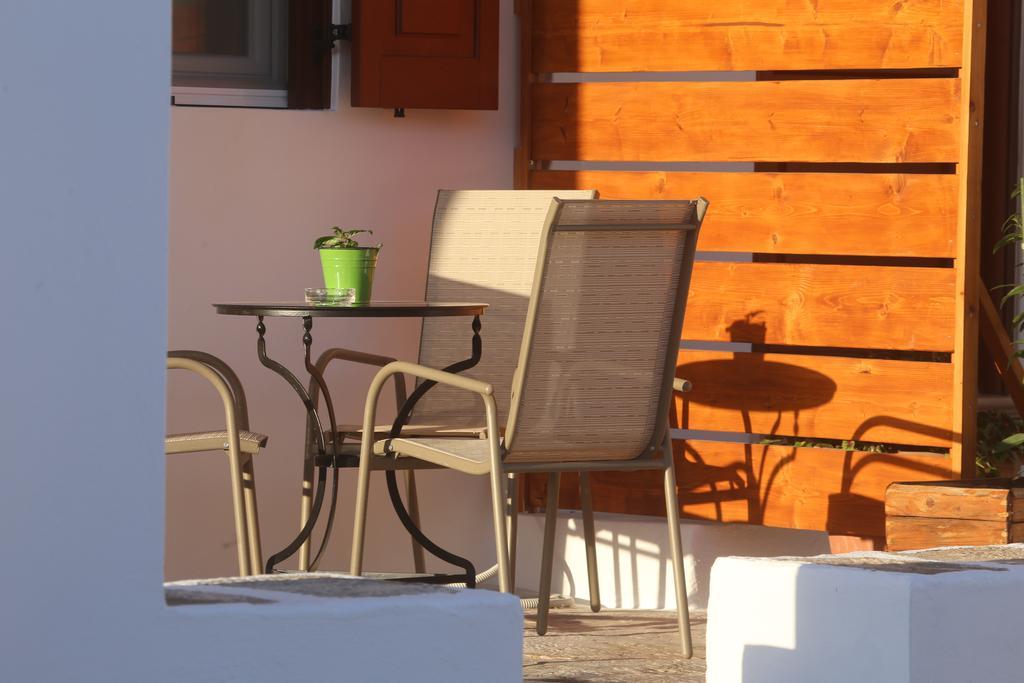 Oasis Rooms & Studios In Galissas Exterior photo