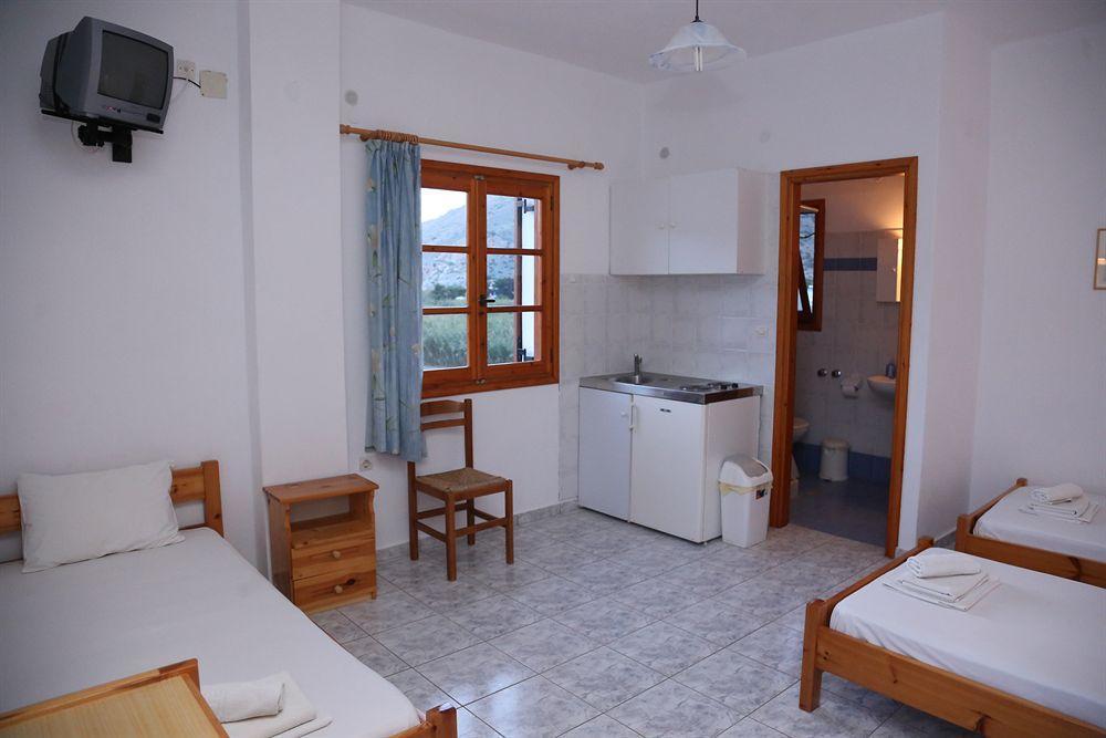 Oasis Rooms & Studios In Galissas Exterior photo