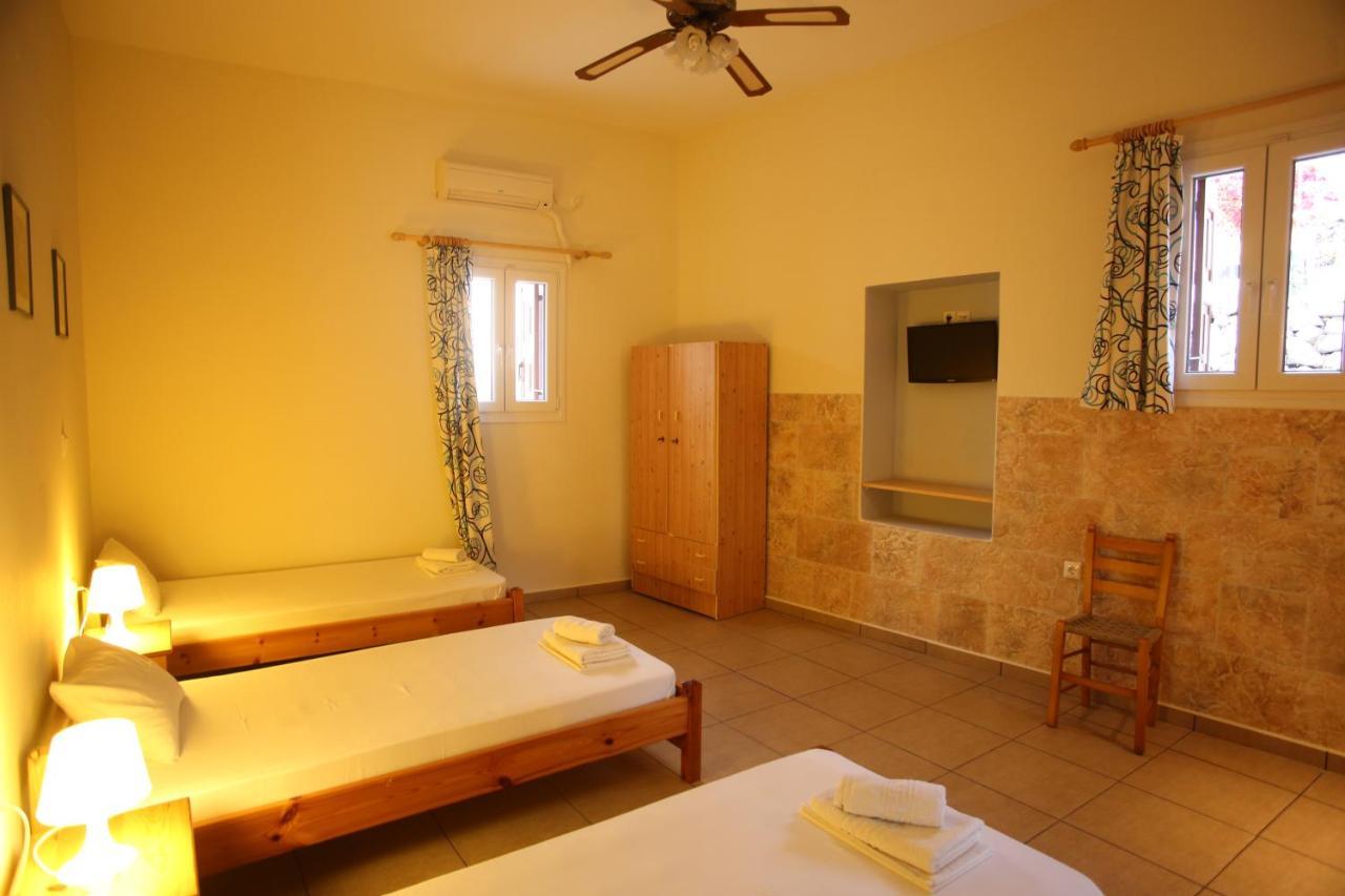 Oasis Rooms & Studios In Galissas Exterior photo